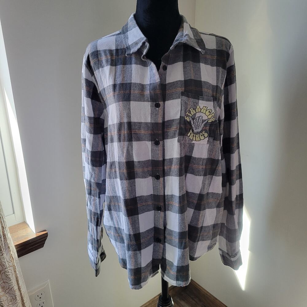 Stranger Things Flannel Women's Large Button Up Long Sleeve Shirt Gray White